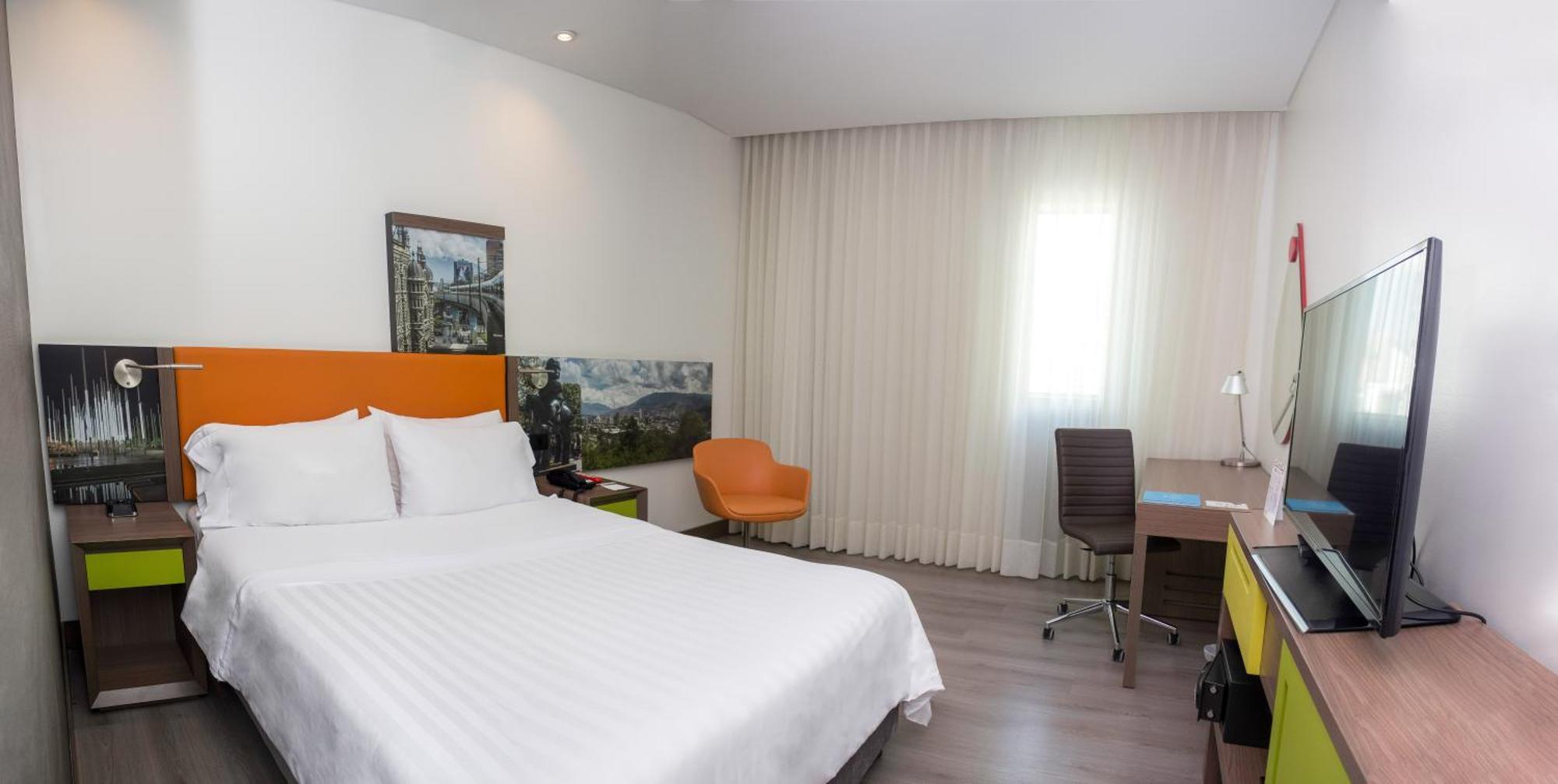 Hampton By Hilton Medellin Hotel Kültér fotó